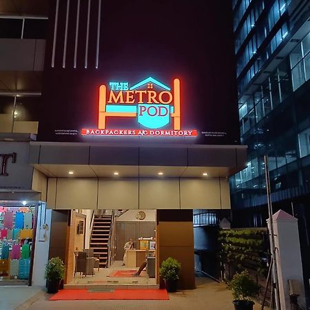 The Metro Pod - Backpackers A/C Dormitory Kochi Exteriér fotografie