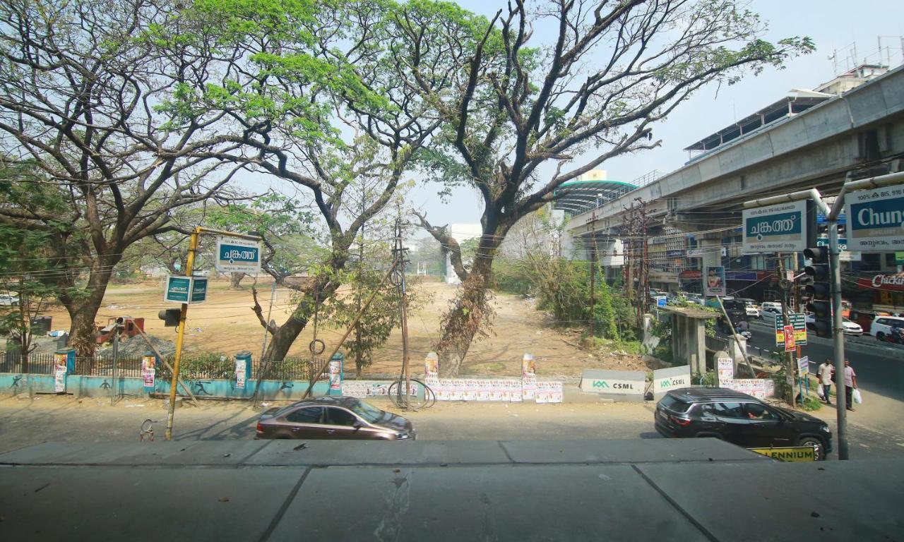 The Metro Pod - Backpackers A/C Dormitory Kochi Exteriér fotografie